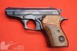 PISTOLA BERSA SEMI 223 PAVONADA CAL .22 - USADA