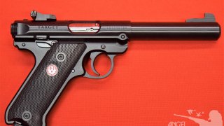 PISTOLA RUGER SEMI MARK IV TARGET 5,50´´ PAVONADO CAL .22LR 