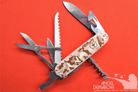 CUCHULLERIA VICTORINOX  CORTAPLUMAS 1.3713.941 DESERT CAMO BEIGE - 15 USOS