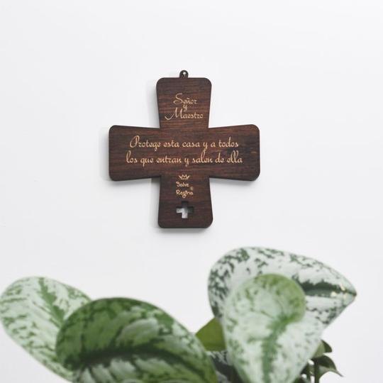 Cruz Señor y Maestro en caja