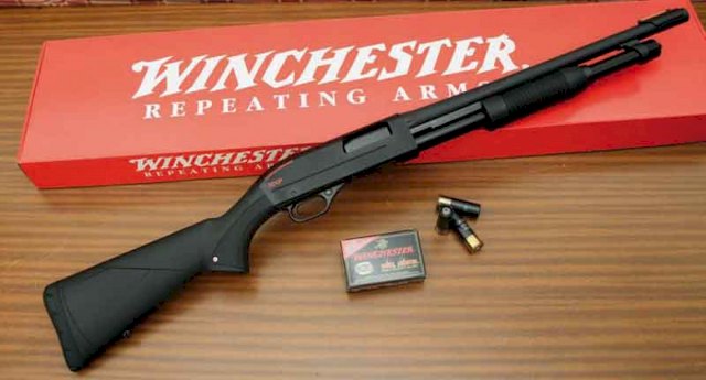 ESCOPETA WINCHESTER SXP DEFENDER CAL. 12 DE REPETICIÓN ESCOPETA WINCHESTER SXP DEFENDER CAL. 12 DE REPETICIÓN