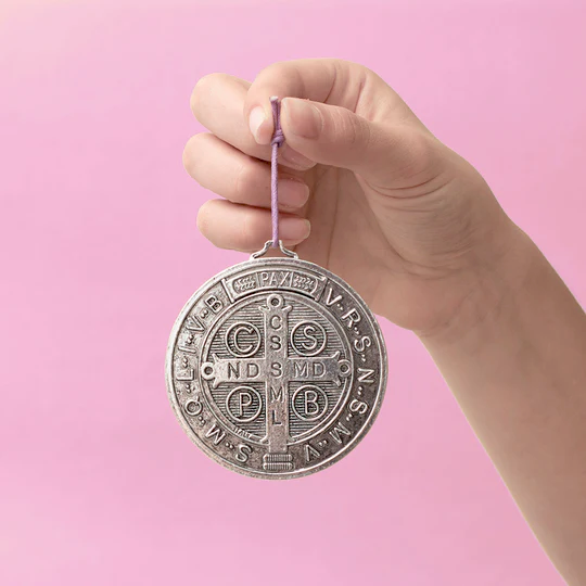 Colgante Metal San Benito 75mm en caja