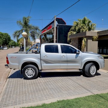 TOYOTA HILUX SRV 4X2 2012 TOYOTA HILUX SRV 4X2 2012