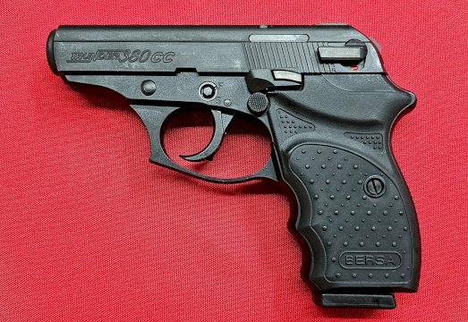 PISTOLA BERSA SEMI THUNDER 380 PAVONADA CAL .380CC