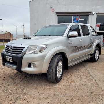 TOYOTA HILUX SRV 4X2 2012