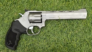 REVOLVER TAURUS 444CP TRACKER 6,5