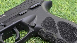 PISTOLA TAURUS 9MM TH9 PAVONADA