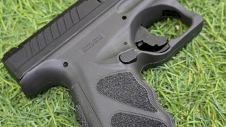 PISTOLA TAURUS SEMI 9MM TS9 PAVÓN/GRIS