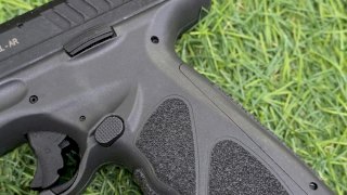 PISTOLA TAURUS SEMI 9MM TS9 PAVÓN/GRIS