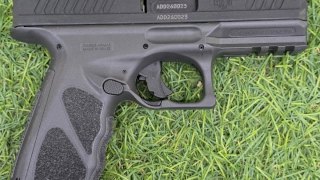 PISTOLA TAURUS SEMI 9MM TS9 PAVÓN/GRIS