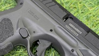 PISTOLA TAURUS SEMI 9MM TS9 PAVÓN/GRIS