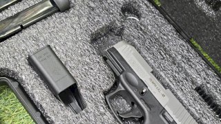 PISTOLA TAURUS SEMI 9MM G3C GRIS/PAVON 