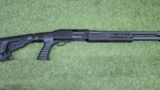 ESCOPETA DE REPETICION AKKAR CAL 12 REV Y RETRAC/PIST G 