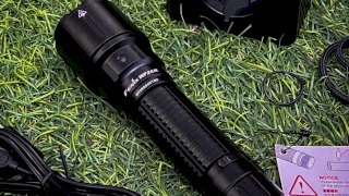 LINTERNA FENIX WF26R 3000 LUMENS - 450 MTS - BASE DE CARGA