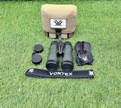 BINOCULAR VORTEX DIAMONDBACK HD 10X42 BINOCULAR VORTEX DIAMONDBACK HD 10X42