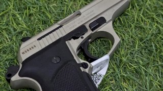 PISTOLA BERSA SEMI PLUSCOMBAT 380 NIKELADA CAL .380