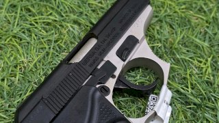 PISTOLA BERSA SEMI THUNDER 380 DOS TONOS CAL .380