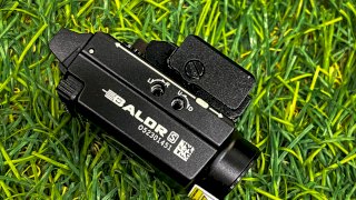 LINTERNA OLIGHT BALDR S - NEGRO - 800 LM C/ LASER VERDE 