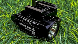 LINTERNA OLIGHT BALDR MINI - NEGRO - 600 LM C/ LASER VERDE