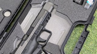 PISTOLA CANIK TP9 SFX C/MIRA  .9 MM