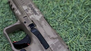 PISTOLA SEMI CANIK METE SFT  .9 MM