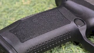 PISTOLA SEMI CANIK TP9 SFX CAL .9MM