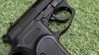 PISTOLA SEMI BERSA THUNDER 22 PAVONADA CAL .22