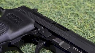 PISTOLA SEMI BERSA THUNDER 22 PAVONADA CAL .22