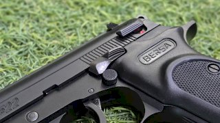 PISTOLA SEMI BERSA THUNDER 22 PAVONADA CAL .22