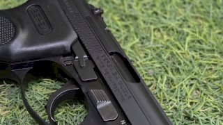 PISTOLA SEMI BERSA THUNDER 22 PAVONADA CAL .22