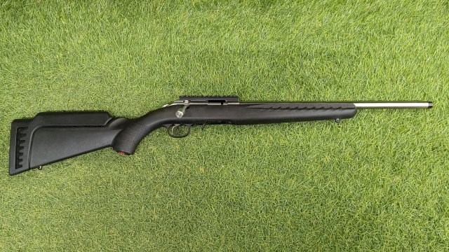 CARABINA RUGER AMERICAN CAL. 22 WMR SINTETICA/INOX #15127 CARABINA RUGER AMERICAN CAL. 22 WMR SINTETICA/INOX #15127