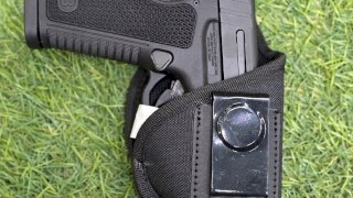 FUNDA INTERNA SURI CON FLEJE PARA GLOCK