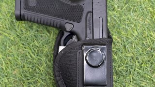 PISTOLERA INTERNA SURI CON FLEJE PARA GLOCK