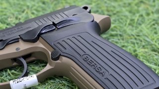 PISTOLA SEMI BERSA TPR9DE FRAME FDE CAL 9MM DOS TONOS