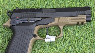 PISTOLA SEMI BERSA TPR9DE FRAME FDE CAL 9MM DOS TONOS