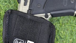 PISTOLERA MINI EXTERNA PARA BERSA THUNDER