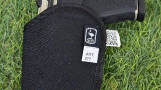 PISTOLERA INTERNA SURI CON FLEJE PARA GLOCK