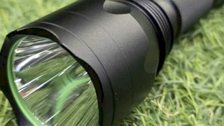 LINTERNA BAMBOO C10S L2 - 1100 LUMN - 300 MTS - 3/6 HS - RECARG - 100 GRS