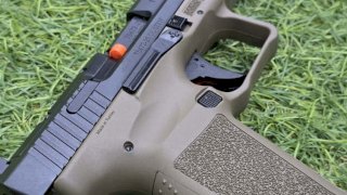 PISTOLA CANIK METE SFT FDE .9 MM SEMI