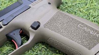 PISTOLA CANIK METE FDE FRAME .9 MM SEMI