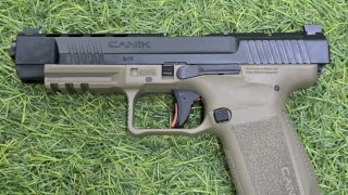 PISTOLA CANIK METE FDE FRAME .9 MM SEMI