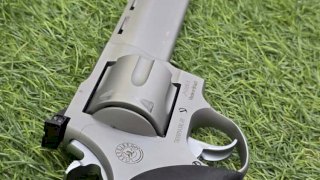 REVOLVER TAURUS 444CP RAGING BULL 6,5 REVOLVER TAURUS 444CP RAGING BULL 6,5