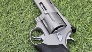 REVOLVER TAURUS 444CP RAGING BULL 6,5 REVOLVER TAURUS 444CP RAGING BULL 6,5