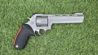 REVOLVER TAURUS 444CP RAGING BULL 6,5 REVOLVER TAURUS 444CP RAGING BULL 6,5