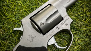 REVOLVER ACCION DOBLE 2 - 85S INOX CAL .38 TAURUS REVOLVER ACCION DOBLE 2 - 85S INOX CAL .38 TAURUS