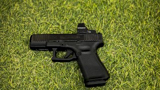 PISTOLA  SEMI GLOCK 19 G5 MOS CAL .9 MM