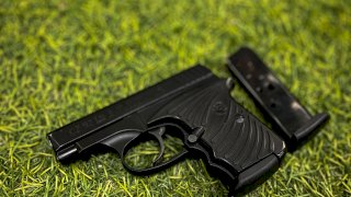 PISTOLA CZ 92 SEMI CAL. 6,35 (25 AUTO) (USADA)