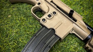 CARABINA KELTEC SU-22 CULATA REBATIBLE CAL. 22 LR C/ROSCA SINTETICO/ARENA