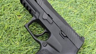 PISTOLA SIG SAUER CAL 9M P320-C-9-BSSP PISTOLA SIG SAUER CAL 9M P320-C-9-BSSP