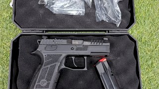 PISTOLA CZ P-09 C NOCTURNE CAL .9M